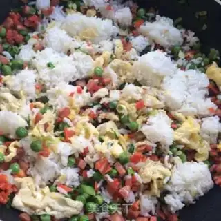 Make Pea sausage fried rice step 5
