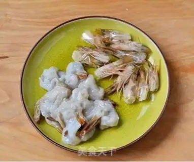 Make Shrimp soup step 1