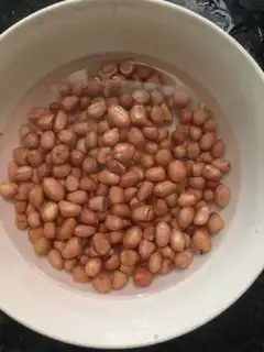 Make Peanut pig feet step 1