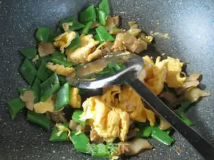 Make Squeeze the bean horns and duck eggs step 4