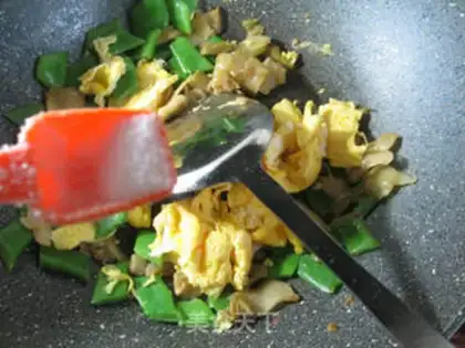 Make Squeeze the bean horns and duck eggs step 5