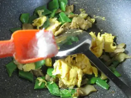 Make Squeeze the bean horns and duck eggs step 6