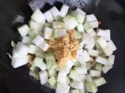 Make Shrimp-skin-burning melon step 2