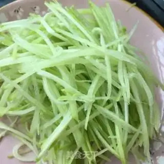 Make Shrimp head is fried with handmeat step 1