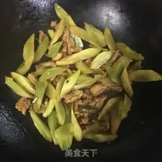Make Scrambled beans step 4