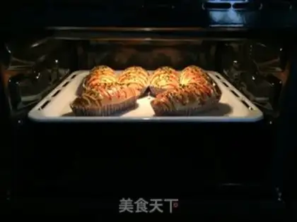 Make Meat-crawling bread step 22