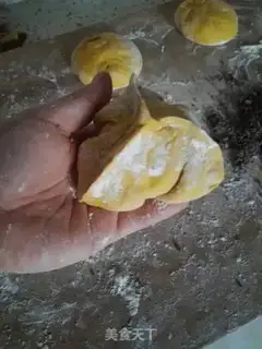 Make Pumpkin Sugar Triangle step 11
