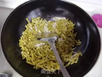 Make Meat and sour beans step 3