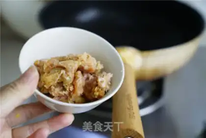 Make Powdered rice with eggs step 1