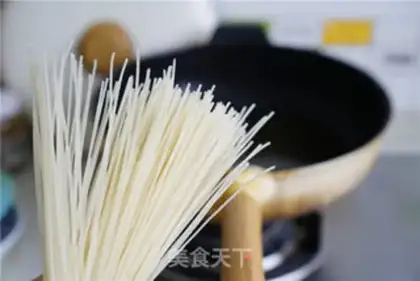 Make Powdered rice with eggs step 3