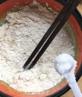 Make Spicy sauce, omelet step 1