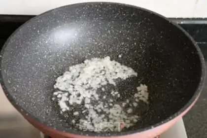 Make Tomato sauce noodles step 3