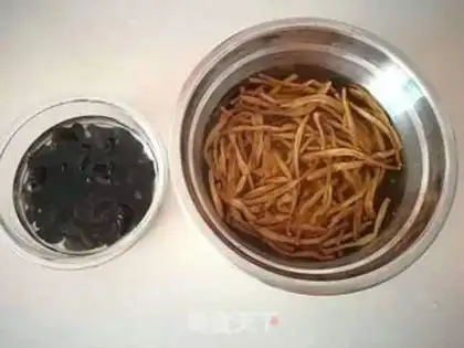 Make Gold needles and larvae step 1