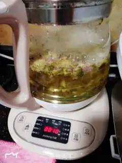 Make Three peanuts for tea step 1
