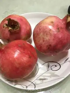 Make Fresh pomegranate juice step 0