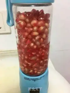 Make Fresh pomegranate juice step 2