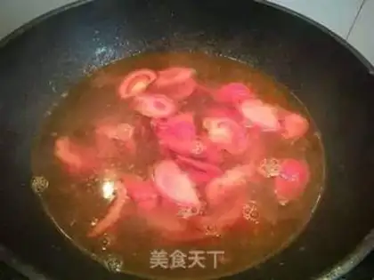 Make Potato egg soup, scissors step 2