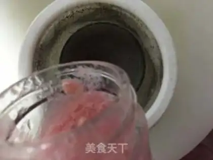 Make Fresh pomegranate juice step 4