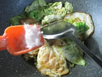 Make Duck eggs, cabbage step 9