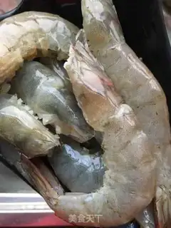 Make Sauce and shrimp congee step 1