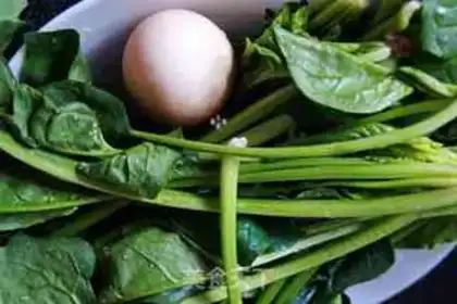Make Spinach omelet soup step 0