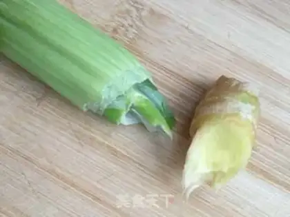 Make Sauce and shrimp congee step 3