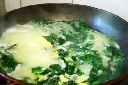Make Spinach omelet soup step 6