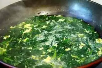 Make Spinach omelet soup step 7
