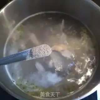 Make Pepper pig belly chicken soup step 3