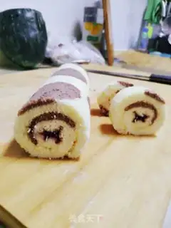 Make Cowcake roll step 15