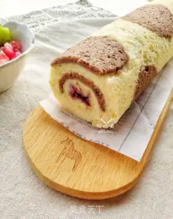 Make Cowcake roll step 17
