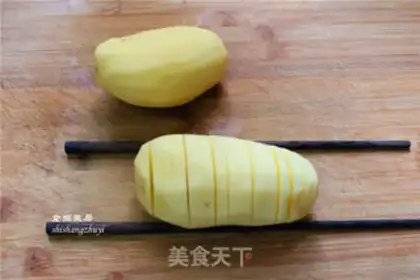 Make The fragrance of the accordion potatoes step 1
