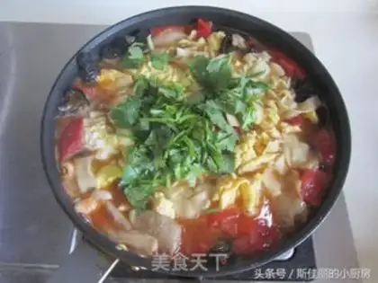 Make Tomato eggs and corn noodles step 13