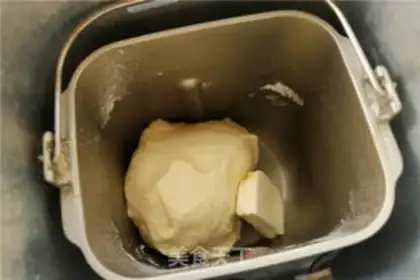 Make Coconut round bread step 1