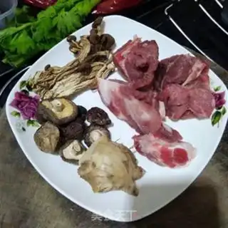 Make Twin mushroom skeletal soup step 0