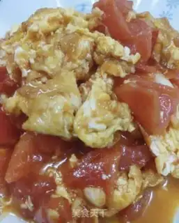 Make Tomato fried eggs step 2
