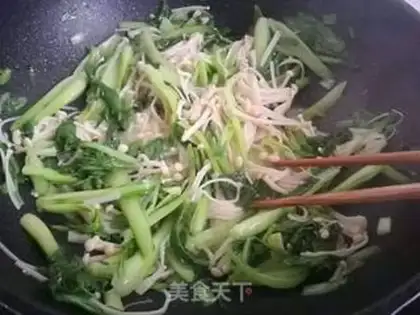 Make Golden mushrooms and green vegetables step 4