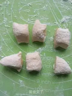 Make ♪ Red potato rose roll ♪ step 3