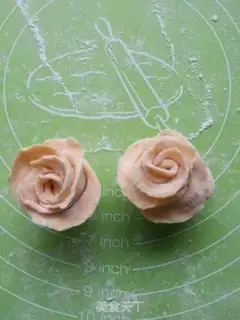 Make ♪ Red potato rose roll ♪ step 8
