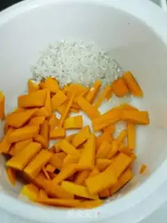 Make Pumpkin crumb step 1