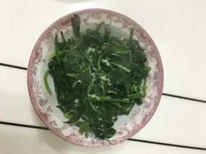 Make Garlic spinach step 5