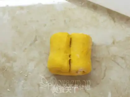 Make Pumpkin rolls step 12
