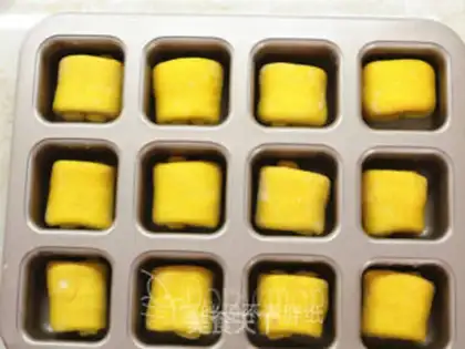 Make Pumpkin rolls step 14