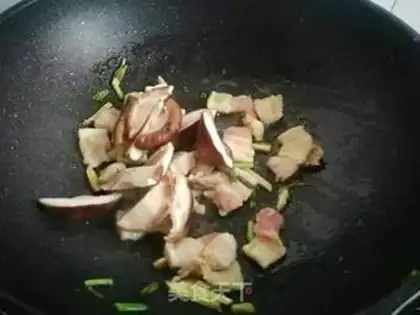 Make Five-flower cabbage sauce step 1