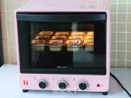 Make Melvin chocolate cake step 14