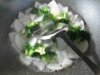 Make Squeeze broccoli and radish step 3
