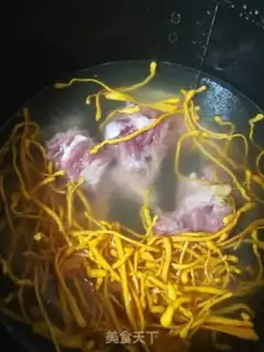 Make Dragon worm weed soup step 1