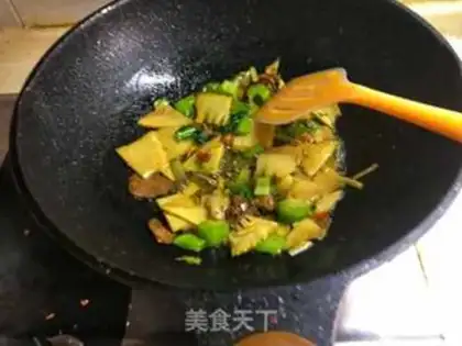 Make Scrambled mustard step 1