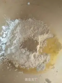 Make Seafood pizza step 0