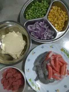 Make Seafood pizza step 2